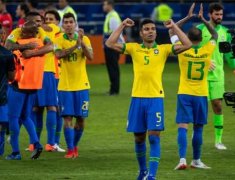今日秘鲁对巴西直播_美洲杯 秘鲁vs巴西比分预测_秘鲁vs巴西录像回